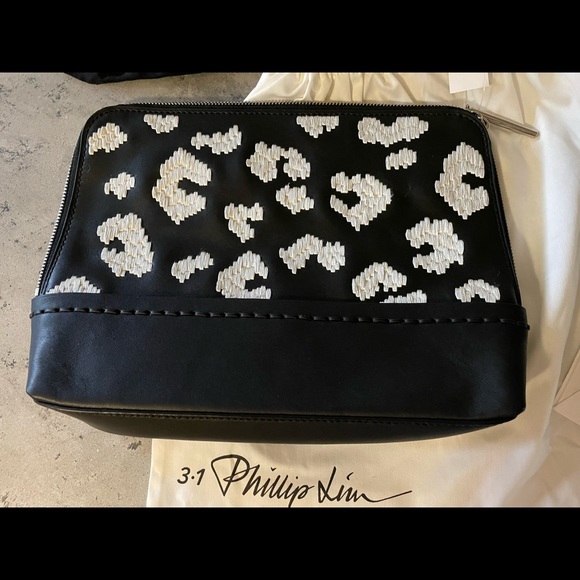 Phillip Lim NWT black and white clutch with zipper… original dust bag - Picture 5 of 10